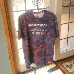 Under Armour Project Rock‎ Vet Day Camo SS Sz. M TShirt NWT